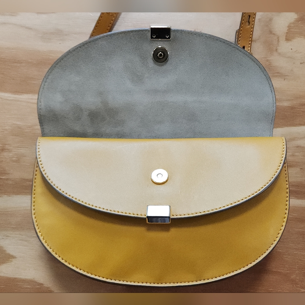 Chloé Georgia Crossbody Bag in Curry Yellow - Picture 10 of 15